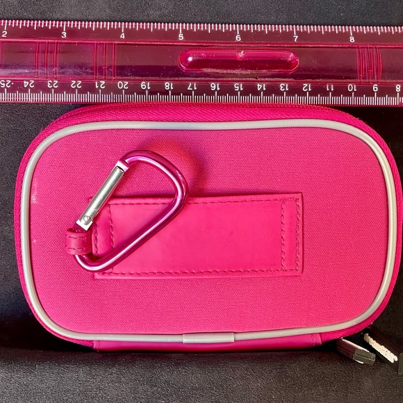 Neoprene case. Zip closure. Pink - Picture 2 of 5